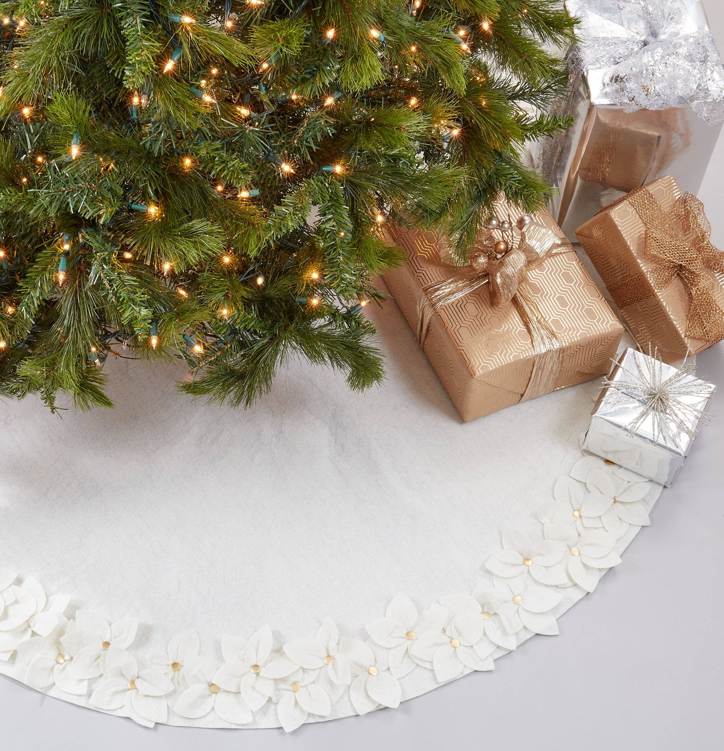 Felt Flower Tree Skirt: White / 53" - Curated Home Decor