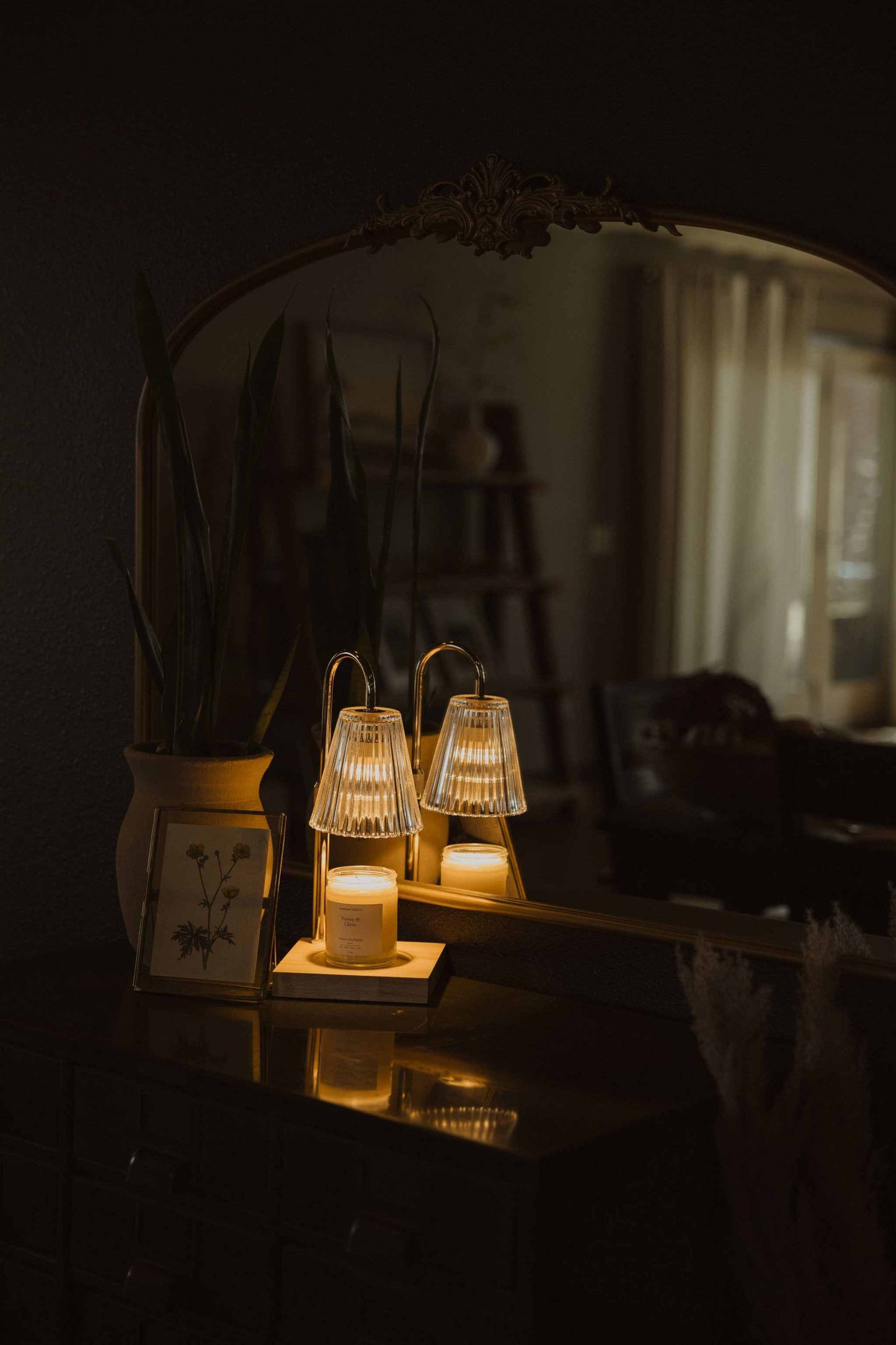 Dimmable lamp candle warmer with fluted glass shade and wooden base ambient lighting