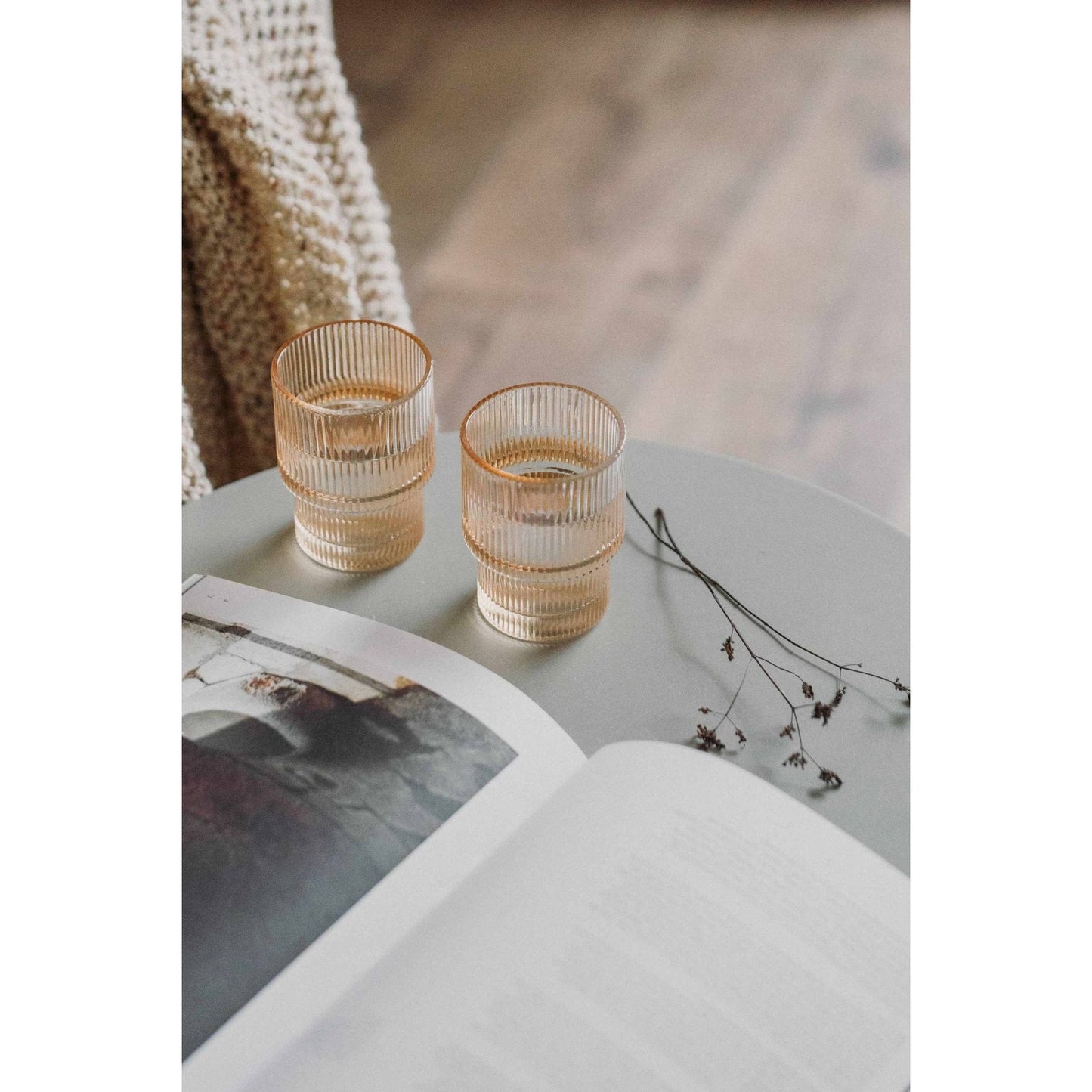 Set of 6 short fluted glasses in clear and amber with vertical ribbing, dishwasher safe and eco-friendly packaging