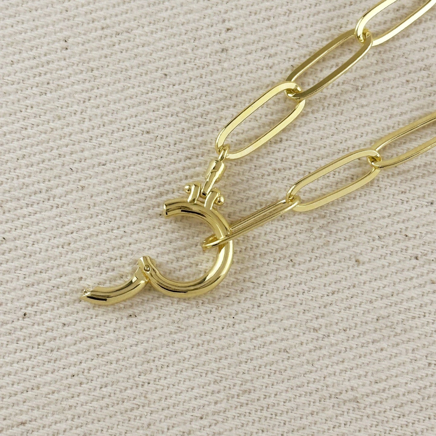 
                  
                    18k Gold Filled Paperclip Chain With Round Clicker Clasp Bracelet: 7 inches - Curated Home Decor
                  
                