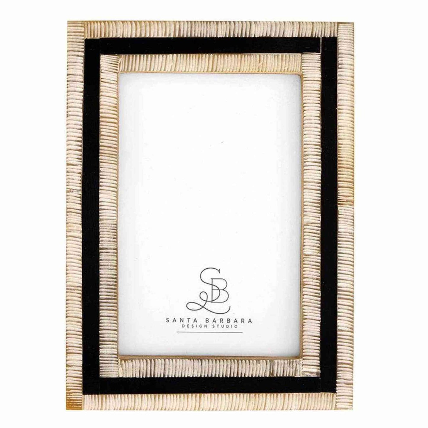 Hand-crafted horn photo frame for 4x6 photos showcasing elegant Indian buffalo horn craftsmanship