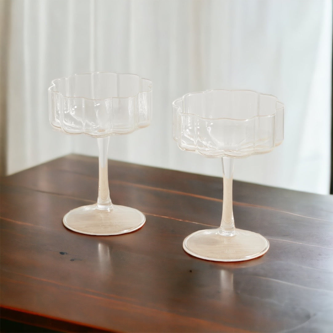 Load image into Gallery viewer, Le Verre Wave Set Of Two Glass Cocktail Coupes - Clear
