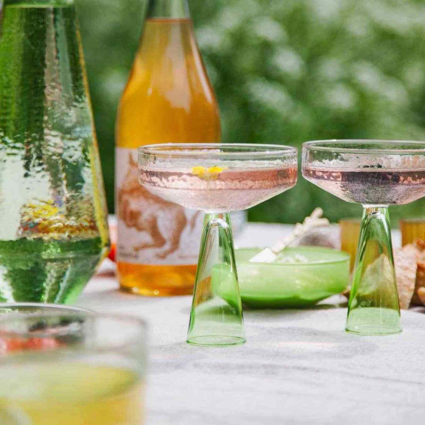 Set of 2 elegant Coupe Claude champagne glasses with geometric cubism-inspired design