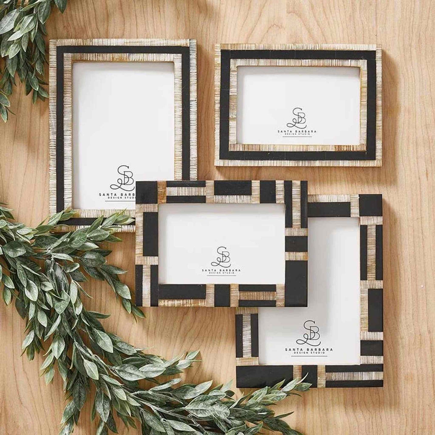 Set of handcrafted bordered horn photo frames for 4x6 photos made from Indian buffalo horn