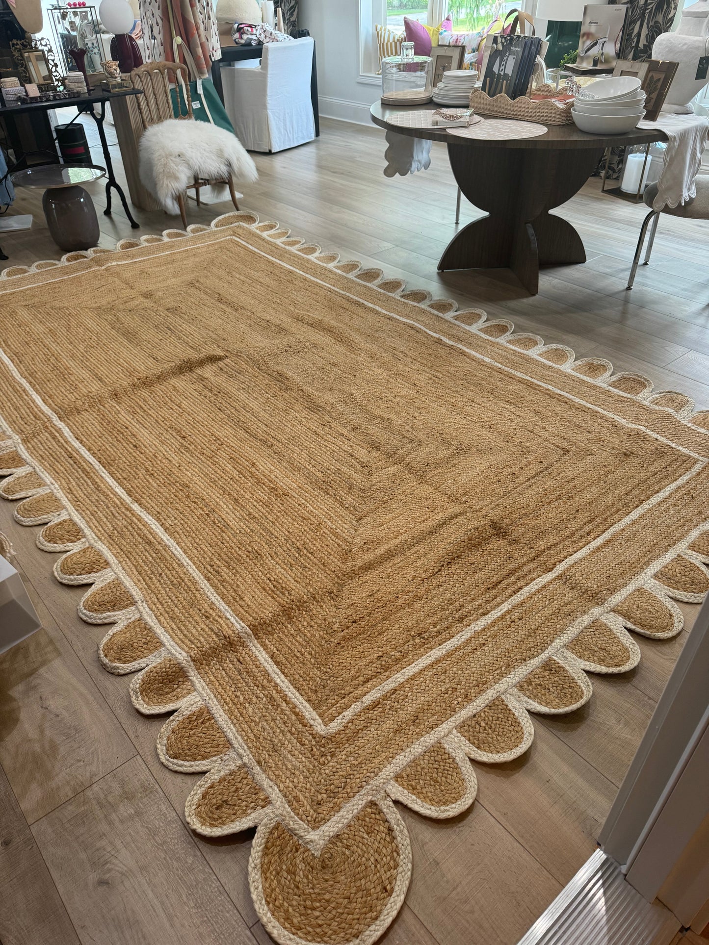 Handmade White Scalloped Jute Rug - Curated Home Decor