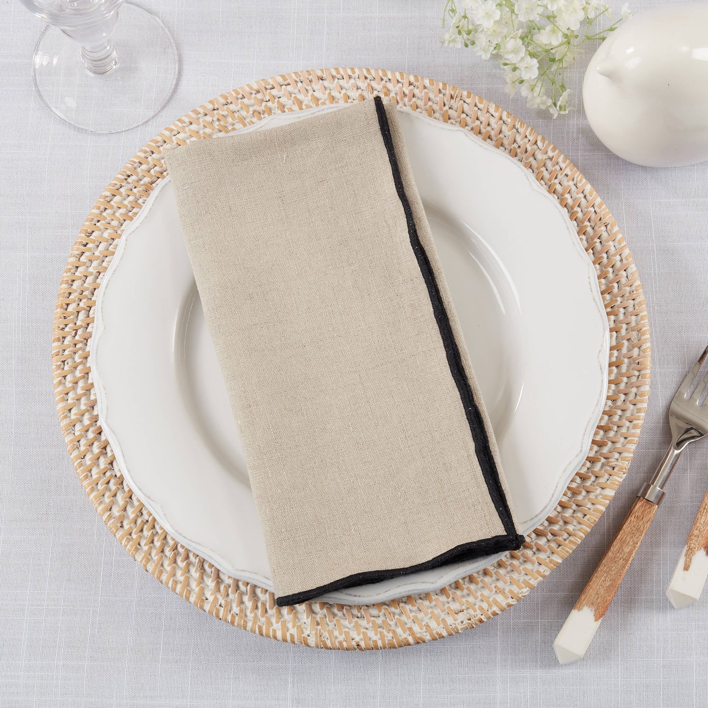 Linen Stonewashed Stitched Border Napkin: Black & Natural / 20" - Curated Home Decor